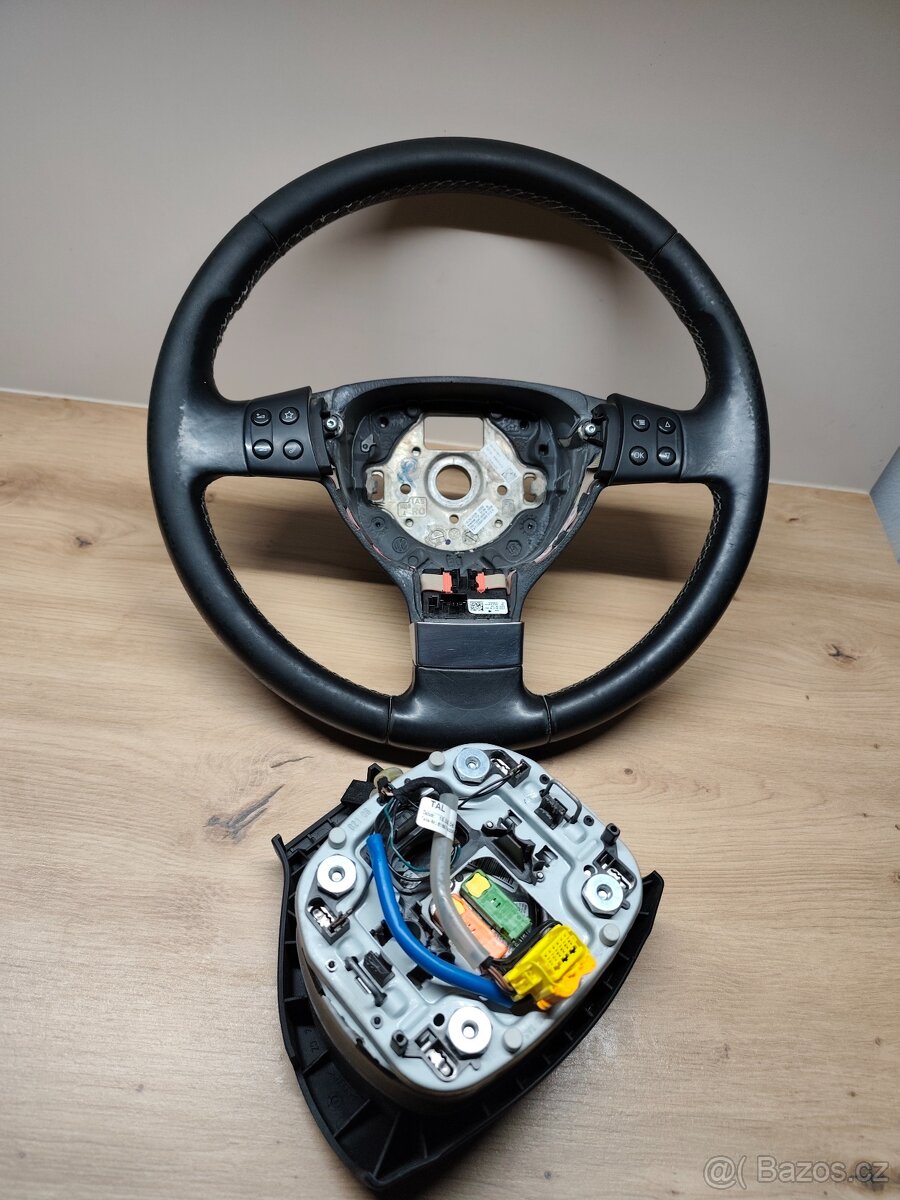 Tříramenný Volant VW Golf V/ Passat B6 - 2