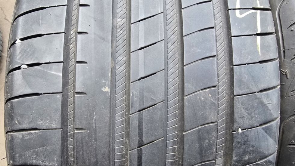 Letní pneu 275/35/19 Good Year - 2