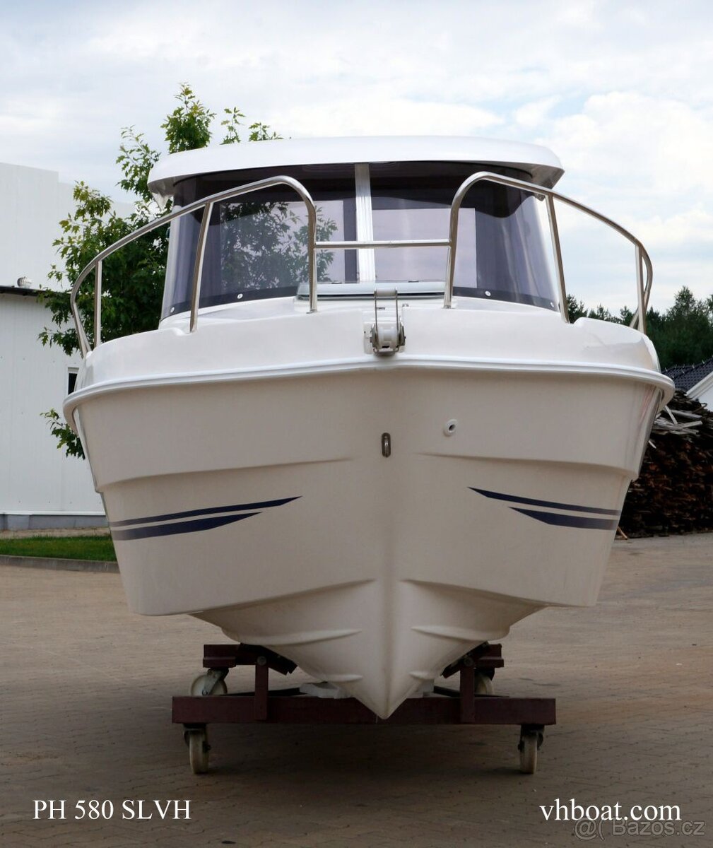 Motorový kajutový čln, loď PH 580 - 2