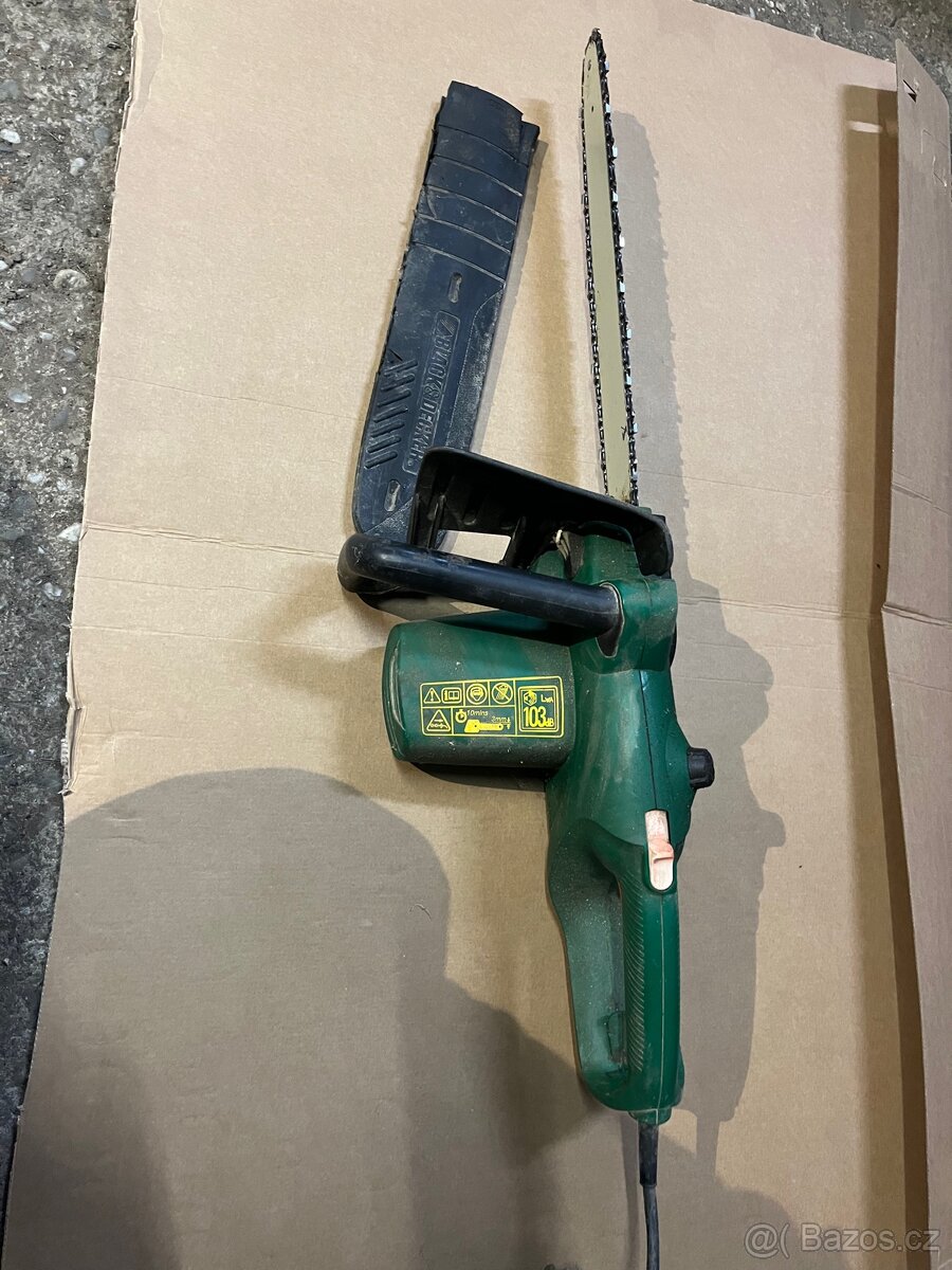 Elektricka retezova pila Black Decker - 2