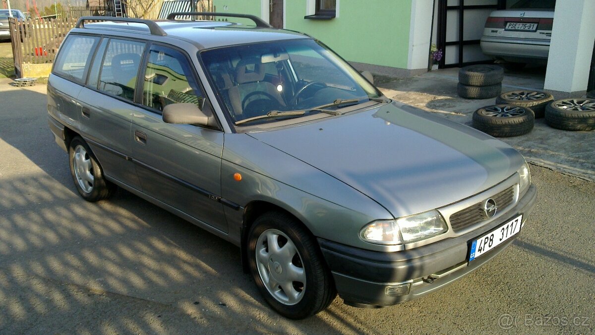 Opel Astra F caravan 18 16V - 2