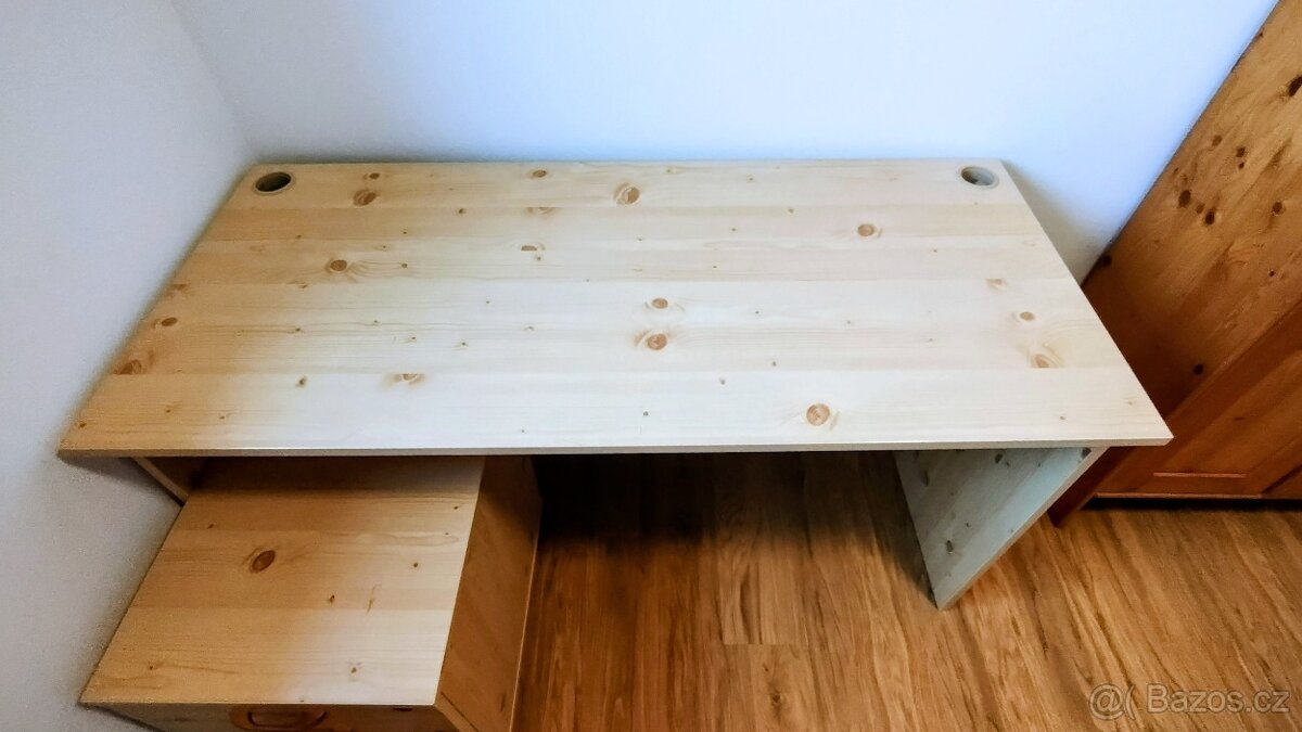 Prodám psací stůl - 2