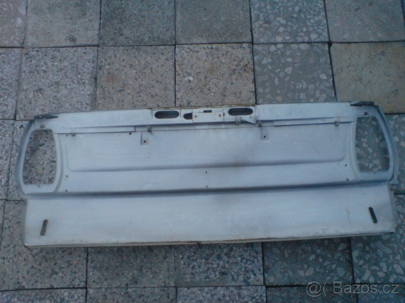 Zadní čelo Škoda 105 - 2
