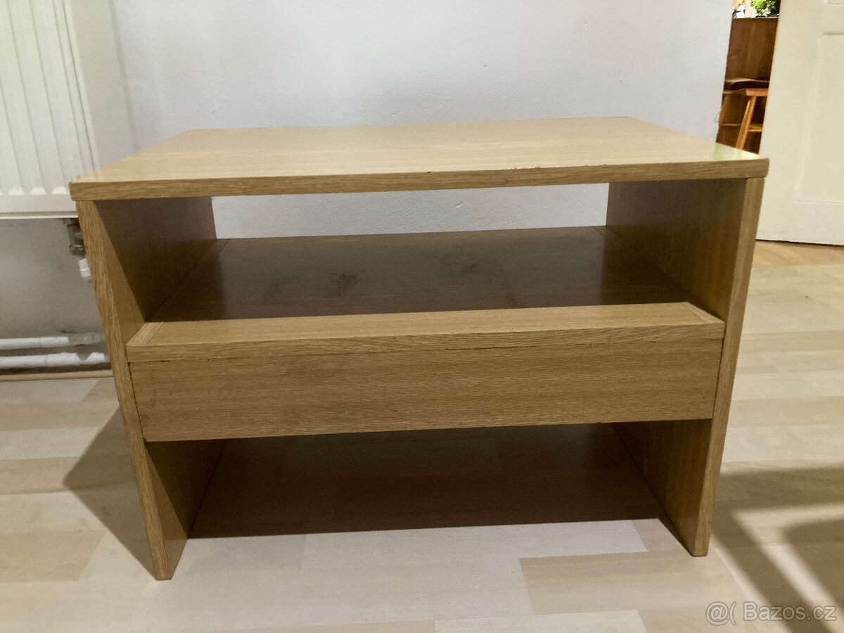 PRODÁM malý konferenční stolek - 2