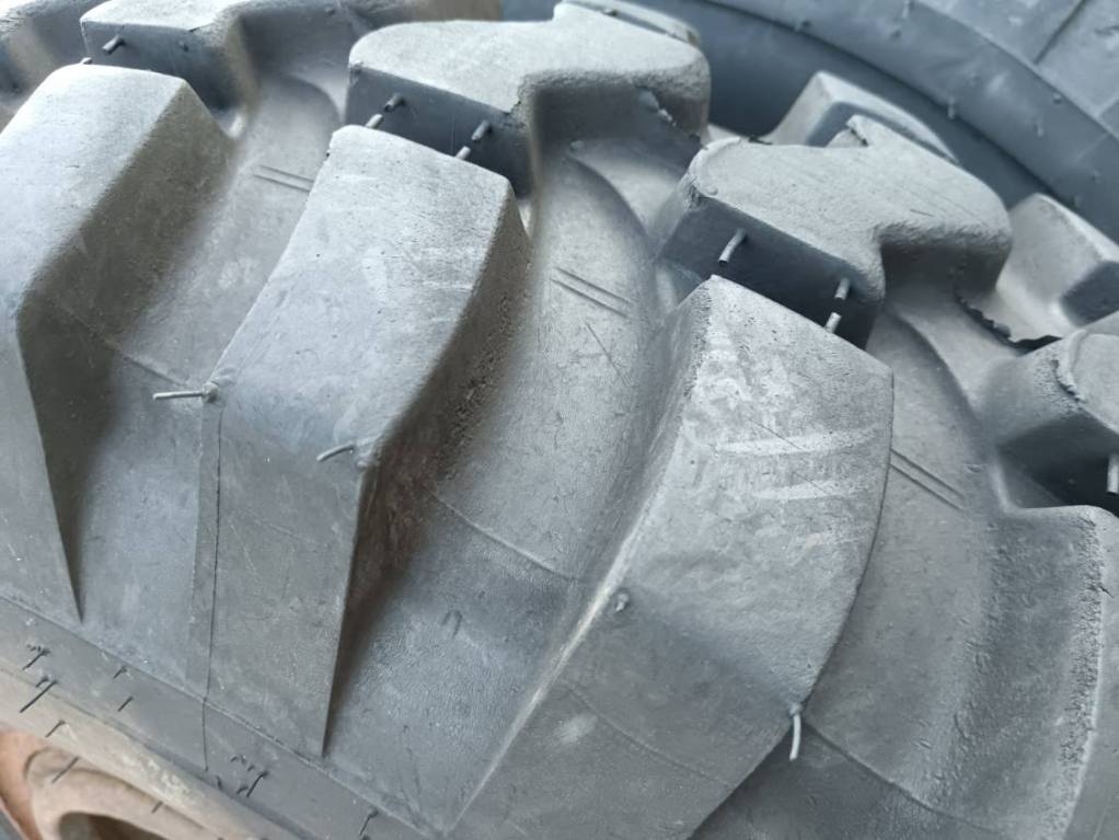 10,50-16 kola vlek 7t - 2