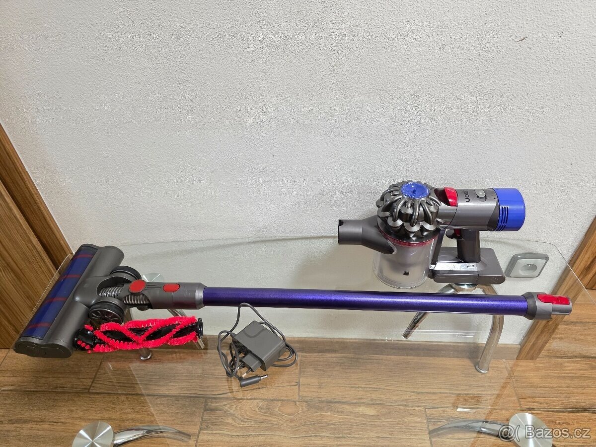 Dyson V8 Absolute s nabíječkou - 2