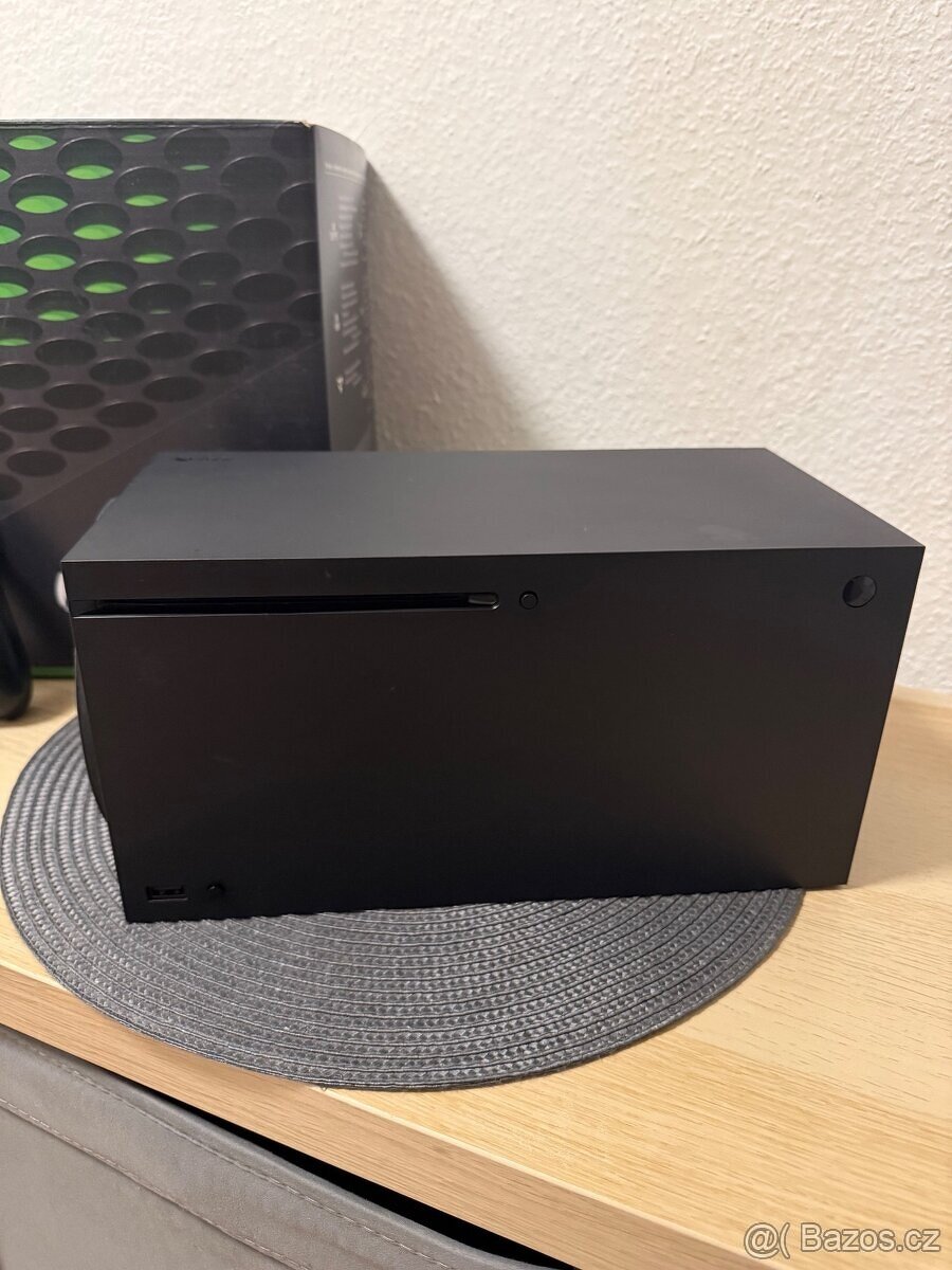 XBOX SERIES X V TOP STAVU (V ZÁRUCE 11/26 ) - 2