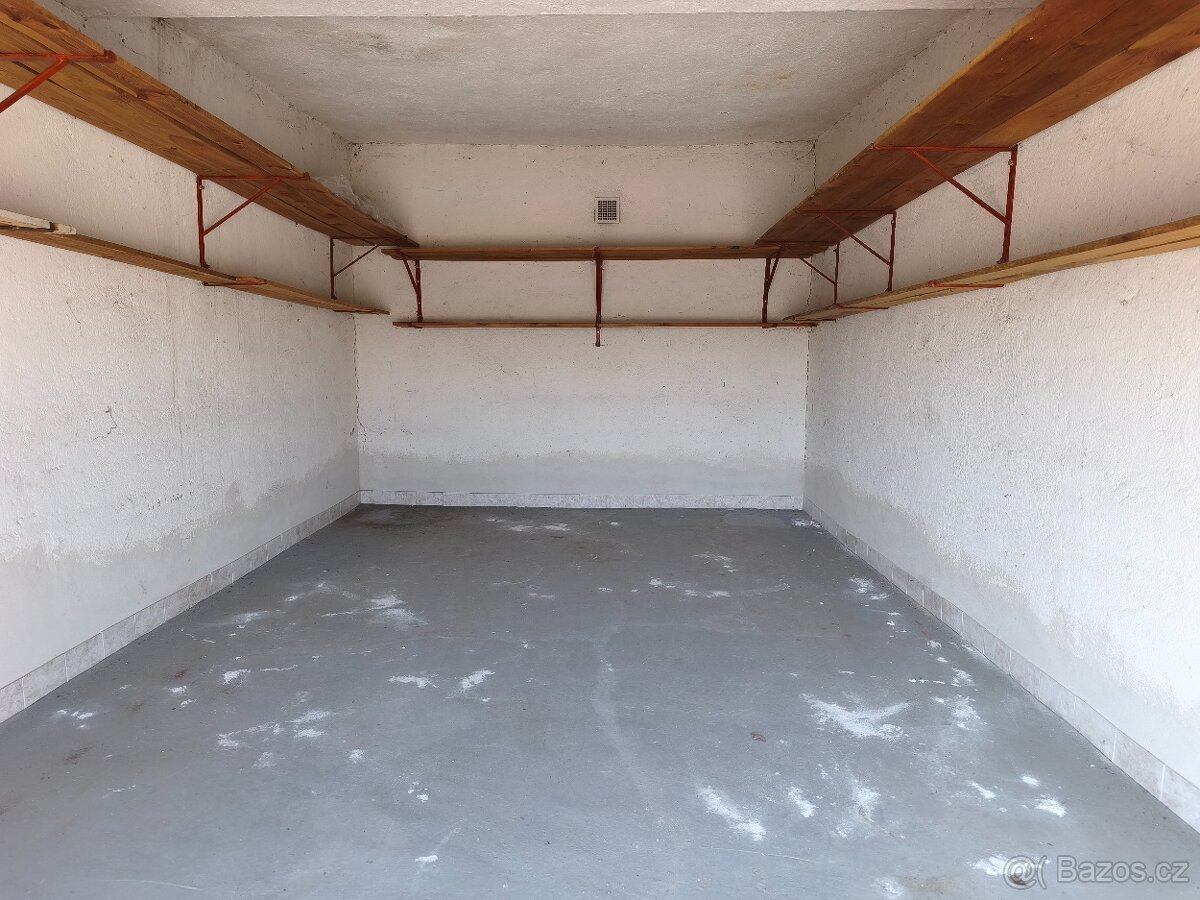 Garáž 22m2 - Dobříš - 2