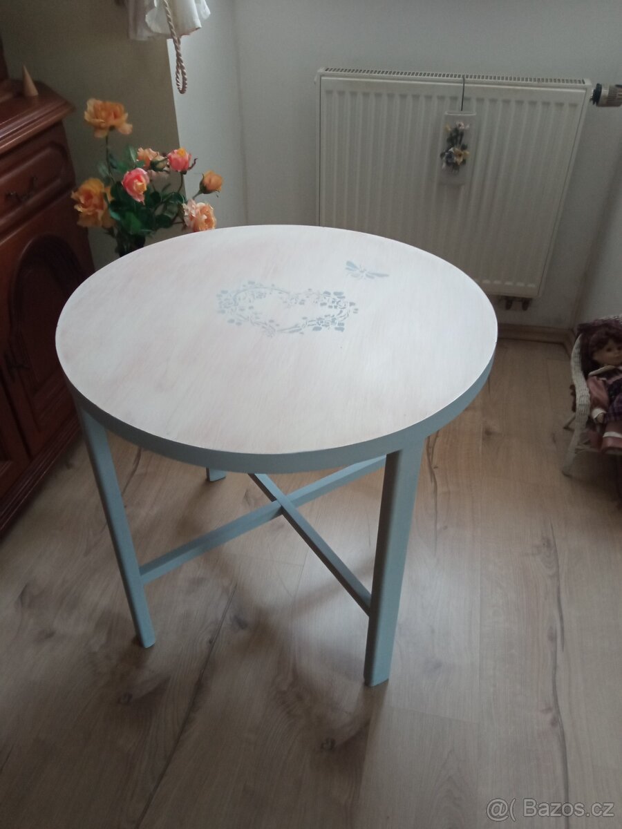 Kulatý stolek v66 prům.70cm - 2