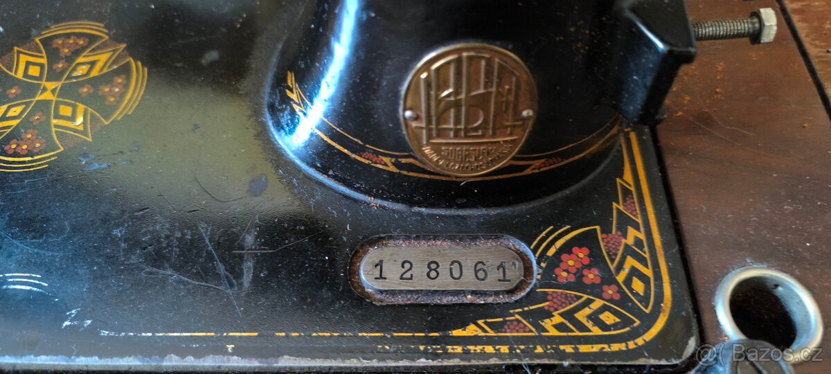 LADA šicí stroj - 2