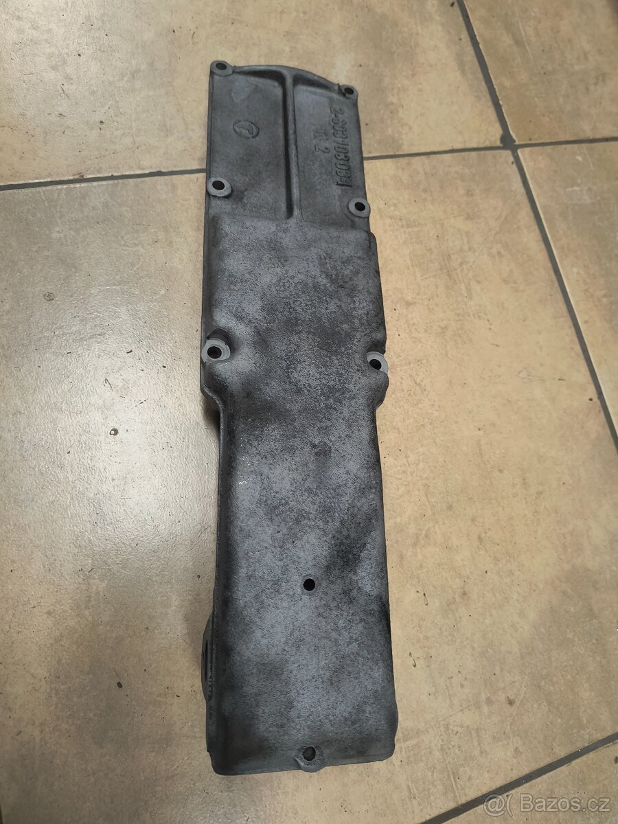 Tatra 603 těleso předehřevu sání - 2