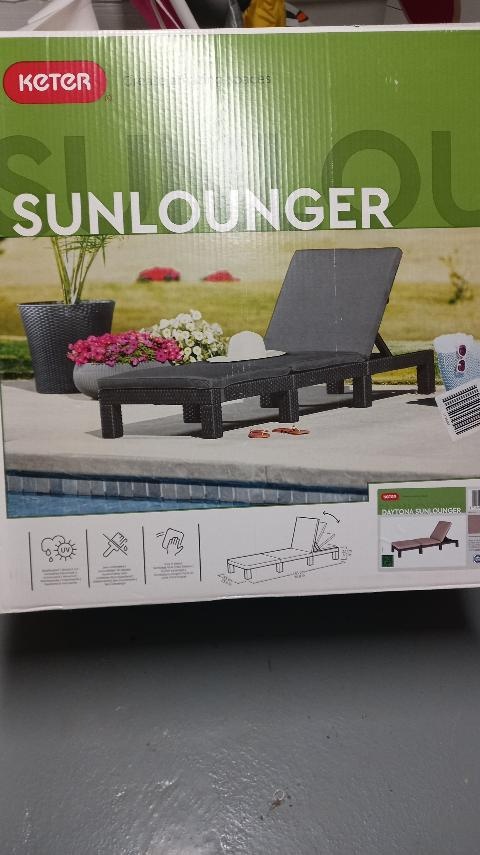 zahradní lehátko s polstrováním - 2