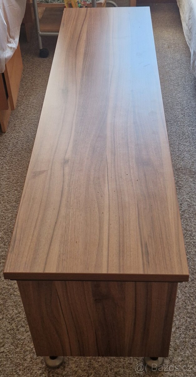 Dřevěná lavice na květiny - 2