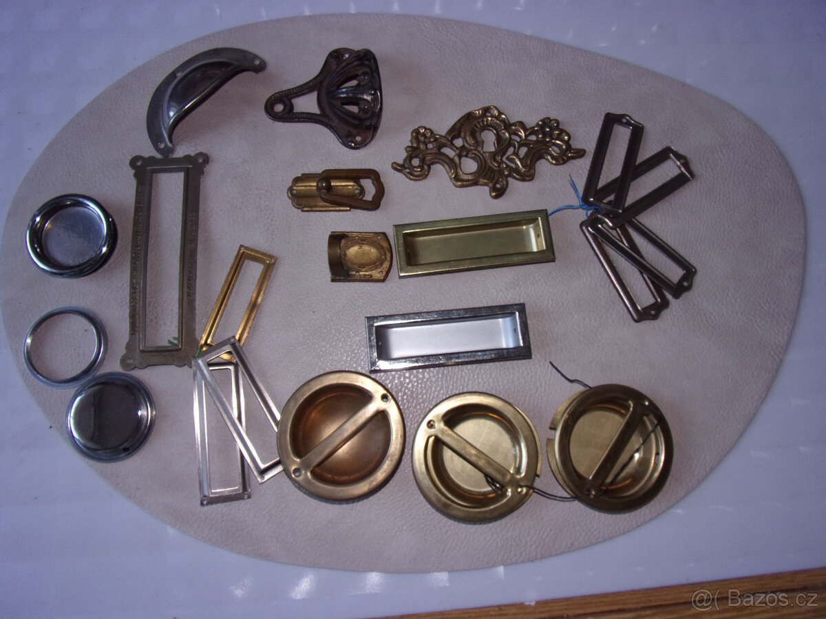 různé kování na nábytek staré a starší - 2
