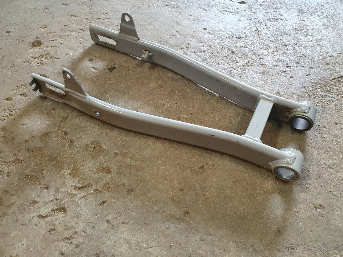 Prodám zadní kyvná vidlice na Manet Korado - 2