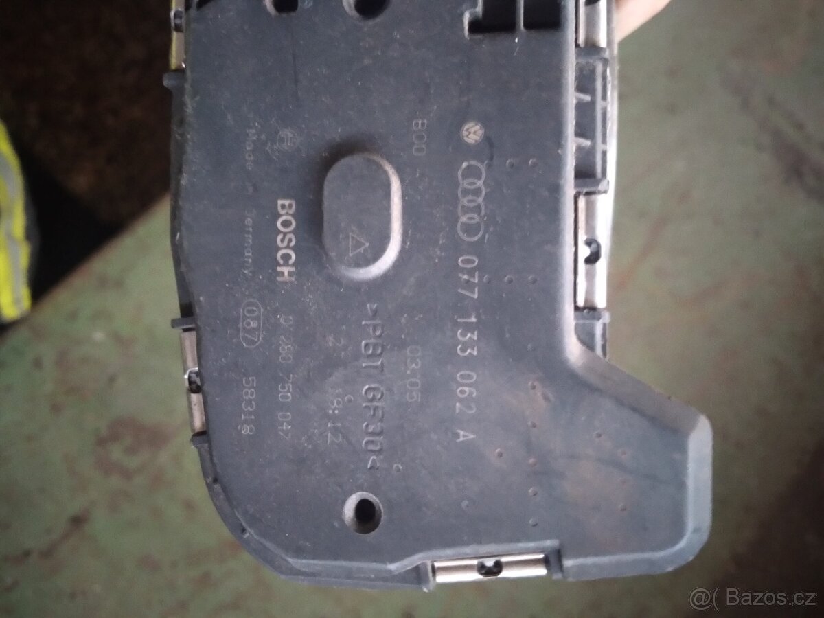 Škrtící klapka Audi A8 - 2