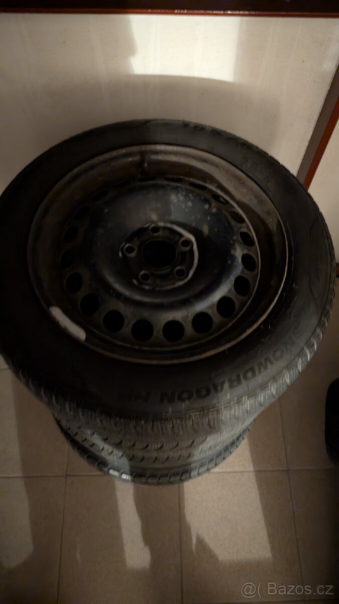 Zimní pneu 165/65 R15 na discích - 2