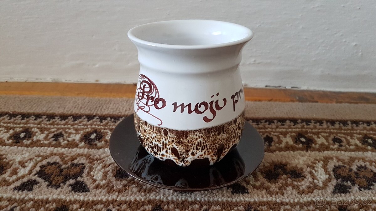 Hrnek s podšálkem - 2