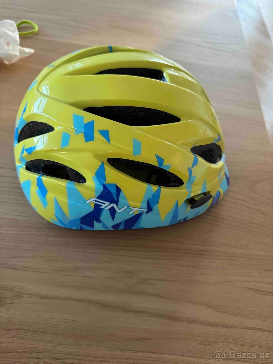 Chlapecká cyklo přilba Force ANT - 2