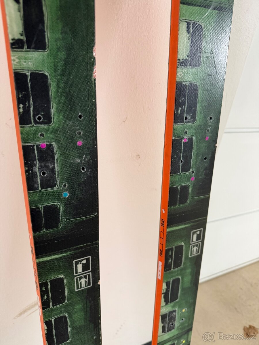 Freestyle / Freeride - Volkl Dogen lyže - 178 cm - 2