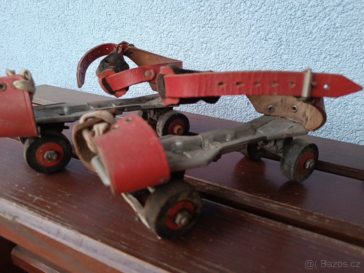 historické kolečkové brusle - 2