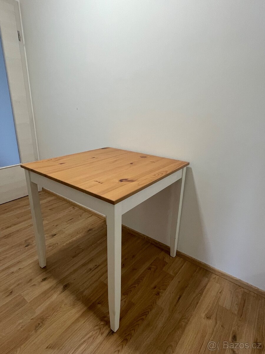 Jídelní stůl plus 3 židle - 2