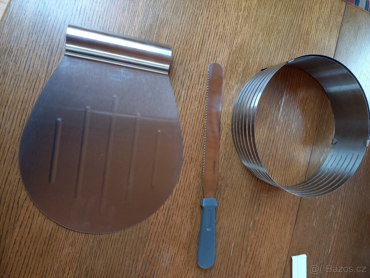 Pomůcka na krájení korpusu/dortu - 2