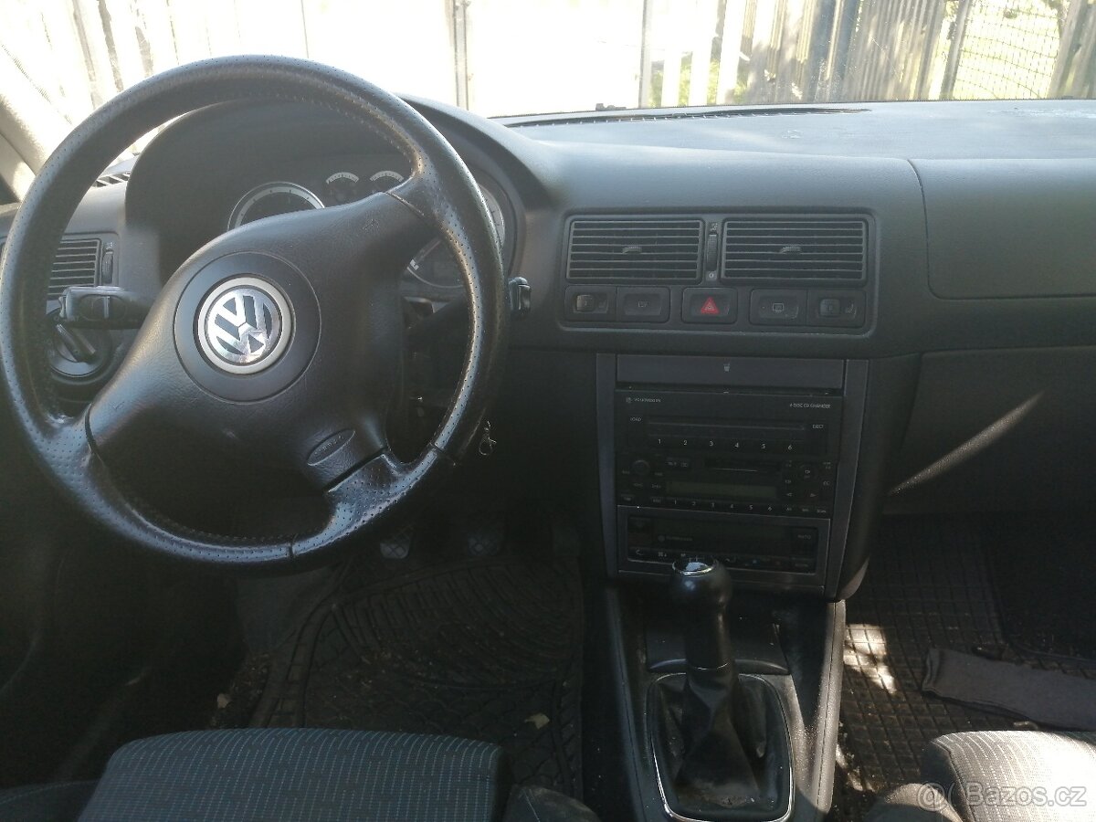 VW Golf 4 1.4 b - 2