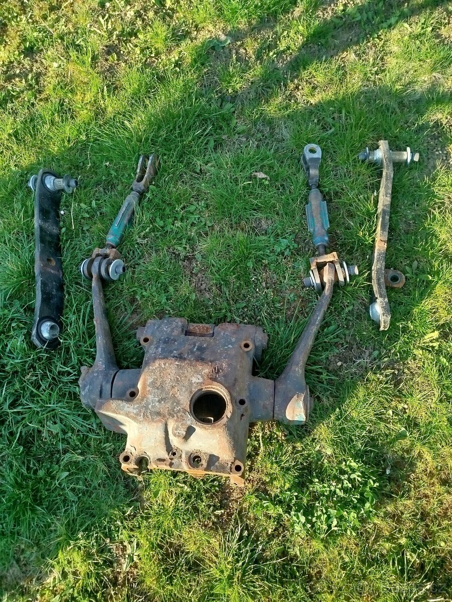 Veko hydrauliky Zetor - 2