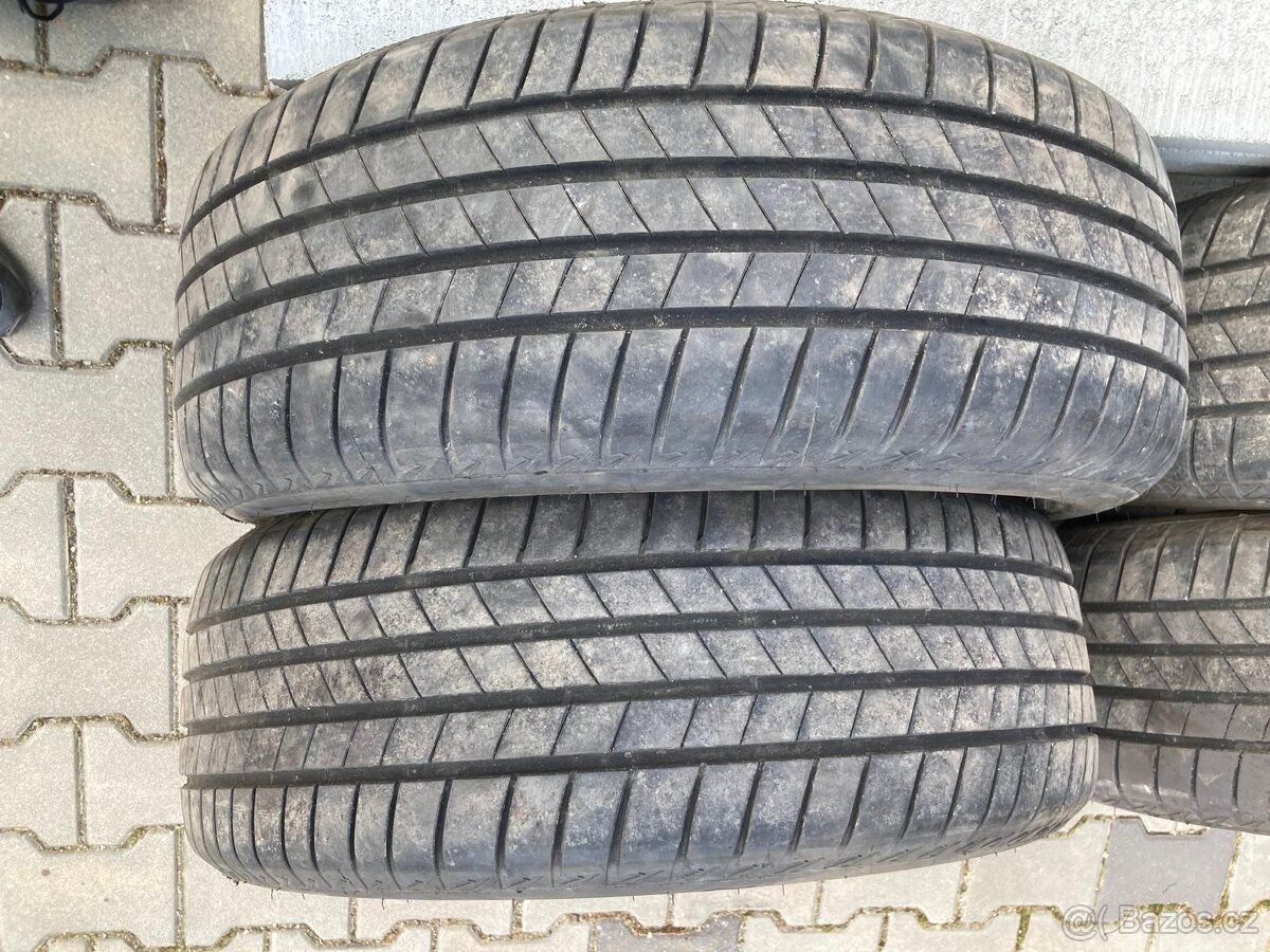 Pneu Firestone 235/55 R18 - 2