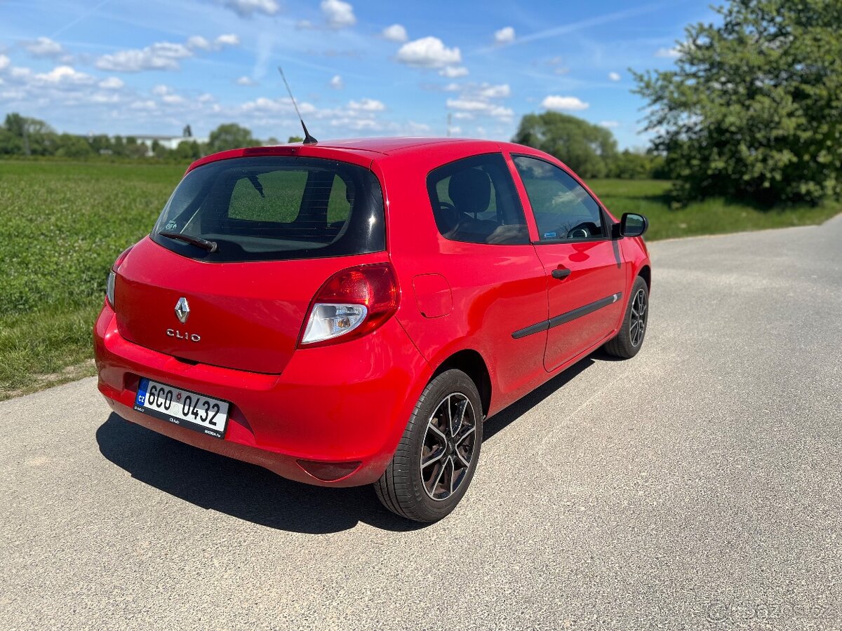 Renault Clio 1.2 i 55KW - 2