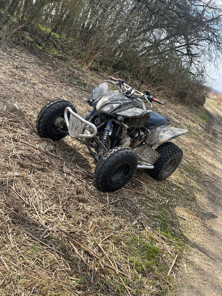 Čtyřkolka honda cbr 600