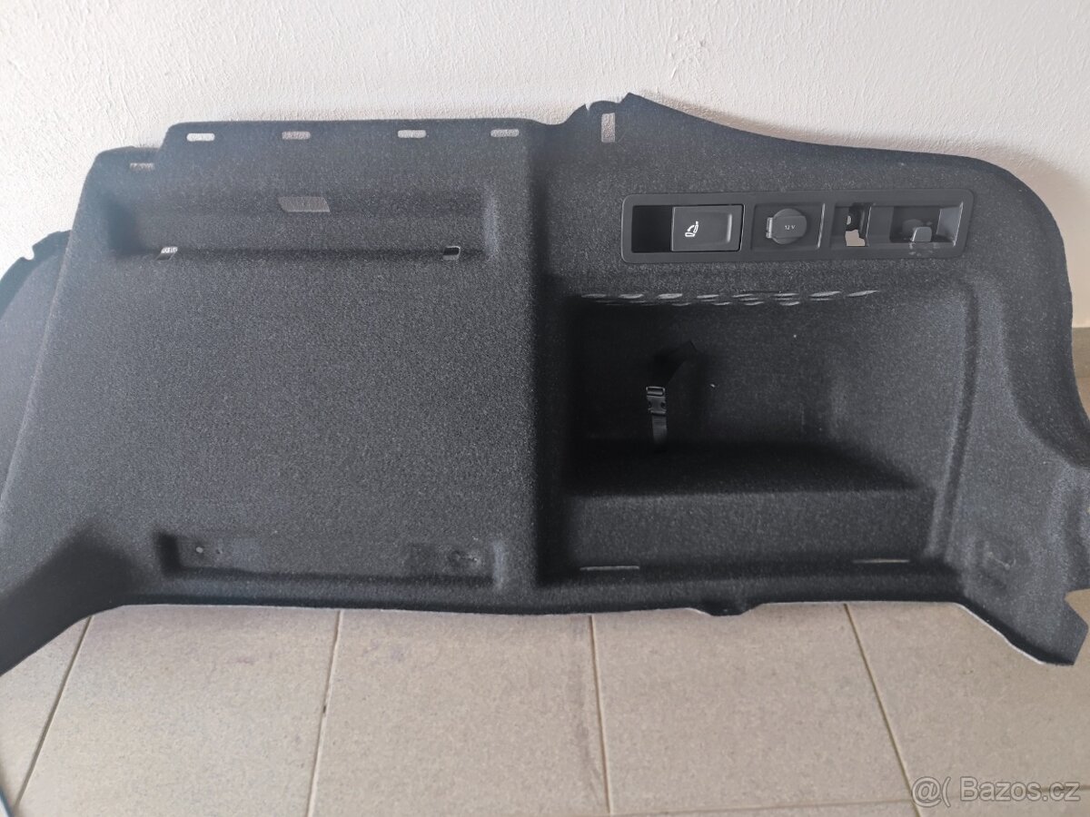 Kufrová bočnice Škoda Superb 3 hatchback - 2