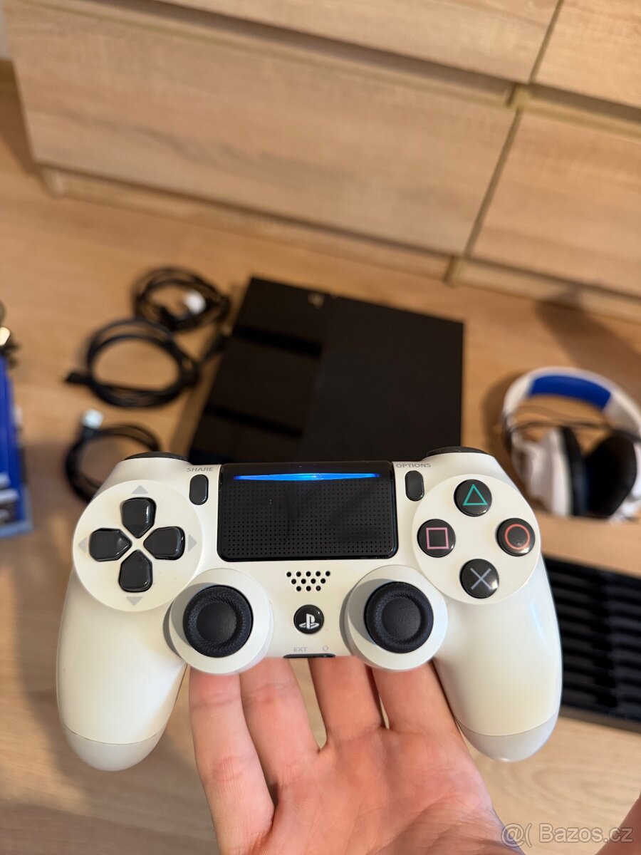 PS4 500GB , ovládače , hry , PS4 kamera , slúchadlá A ĎALŠIE - 2