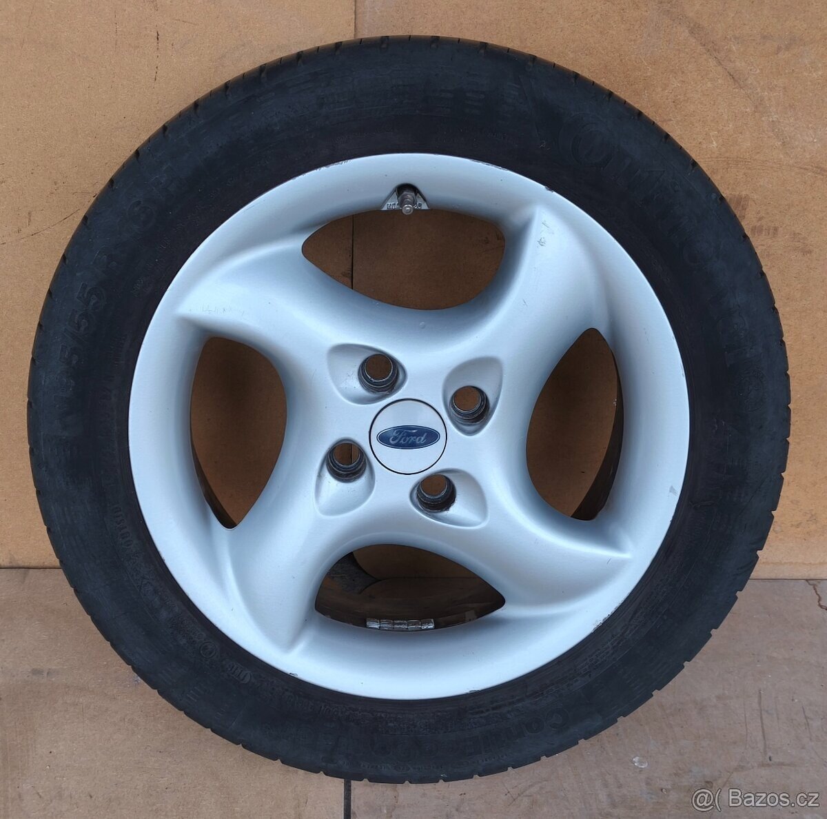Alu kola Ford s pneu Continental 195/55 R16, vzorek 6 mm - 2