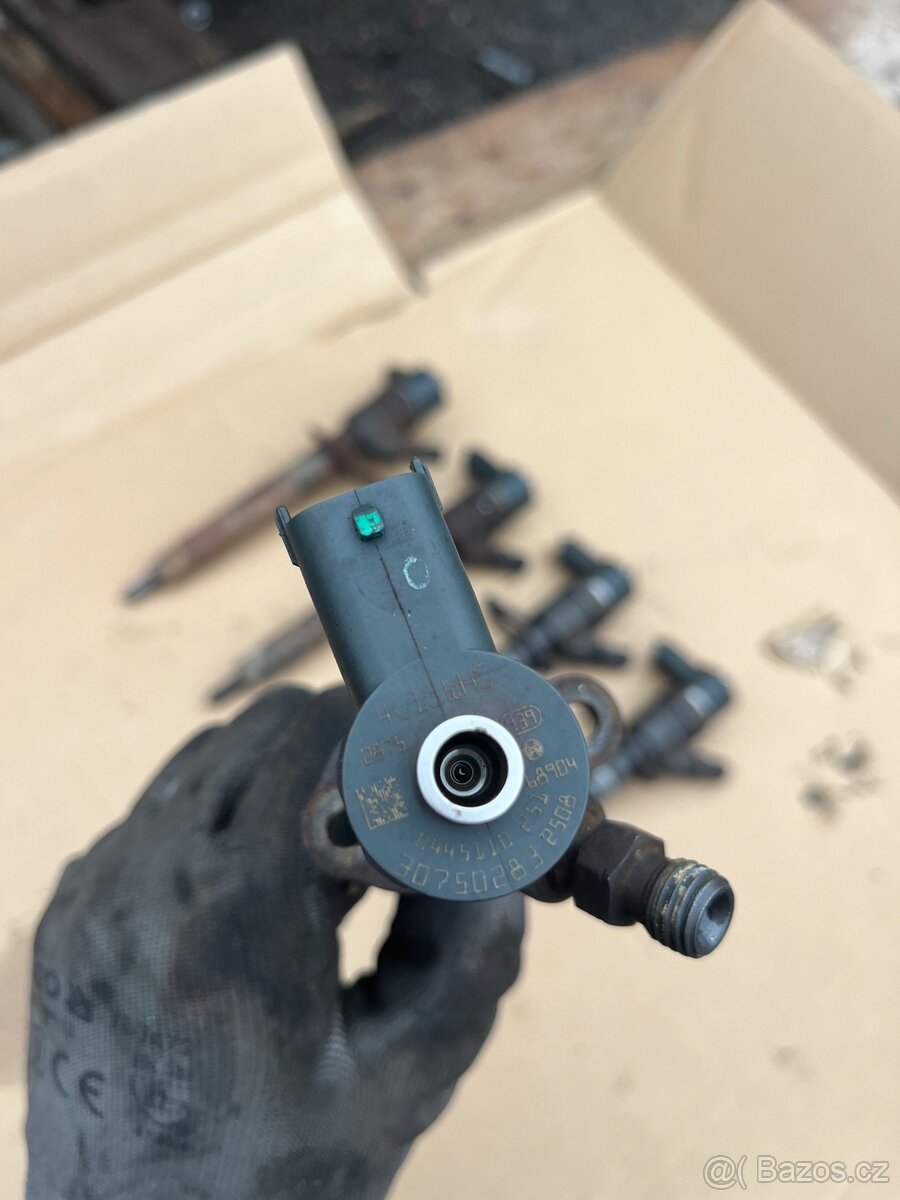 Vstřikovače 30750283 Volvo D5 136kW - 2