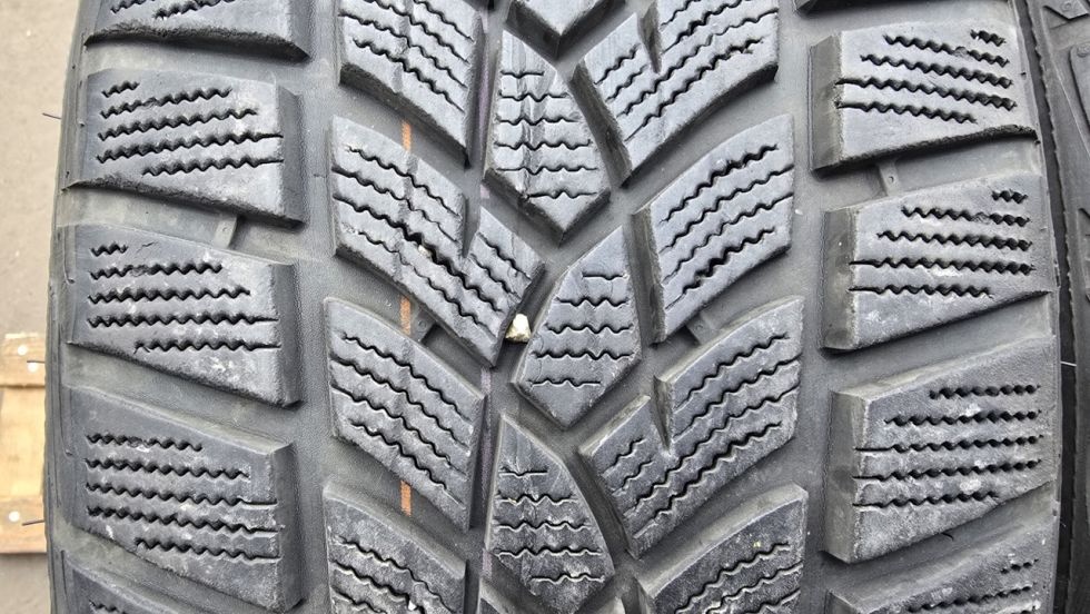 Zimní pneu 205/55/19 Good Year - 2