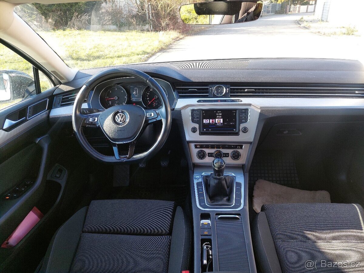 VW Passat B8 variant 1.6 TDI 88kw m.2017 navi - 2