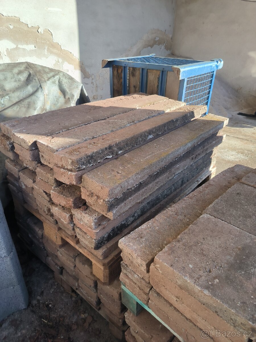 Prodám betonové panely +- 80 ks - 2