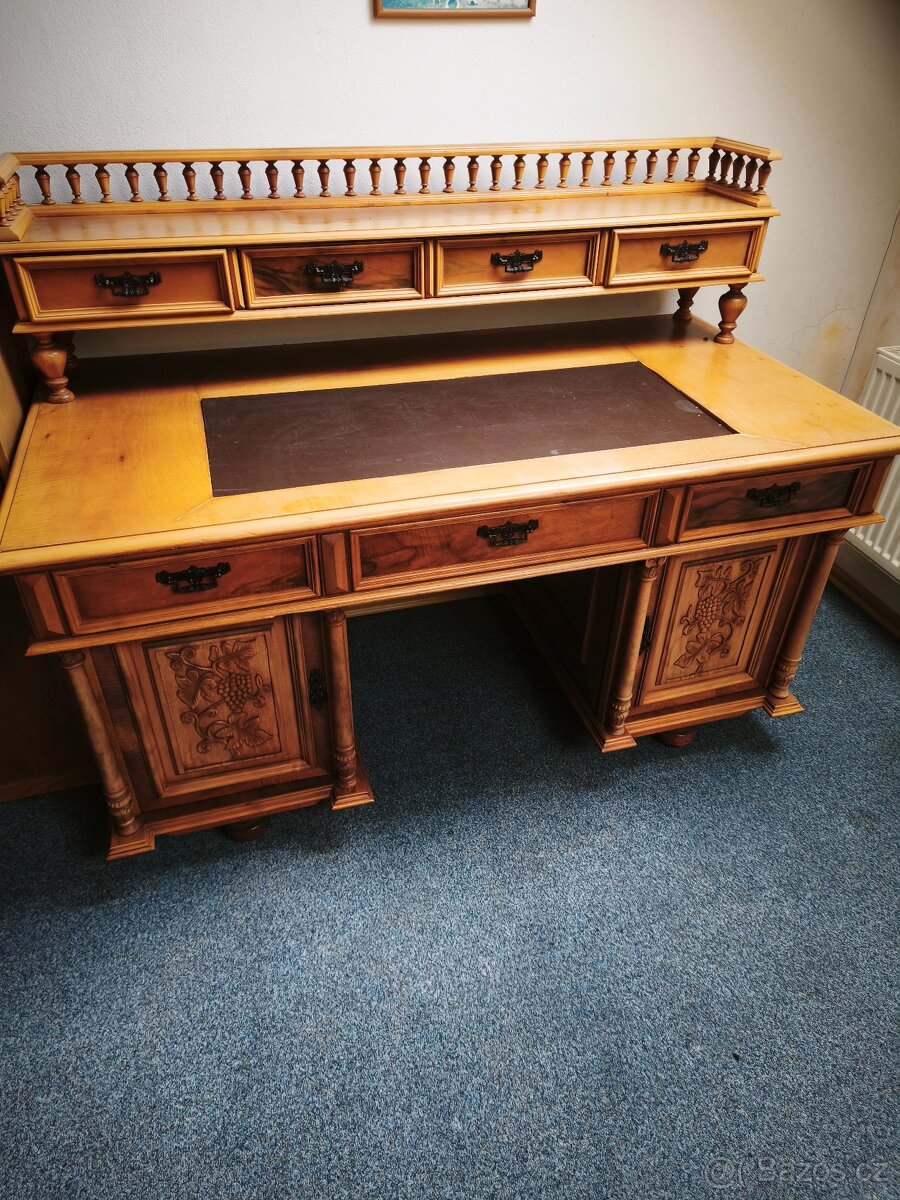 Kancelářský stůl - 2