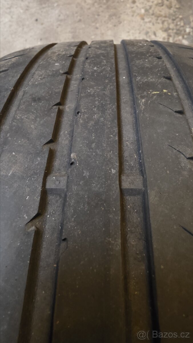 Goodyear EfficientGrip 215/60 r16 - 2