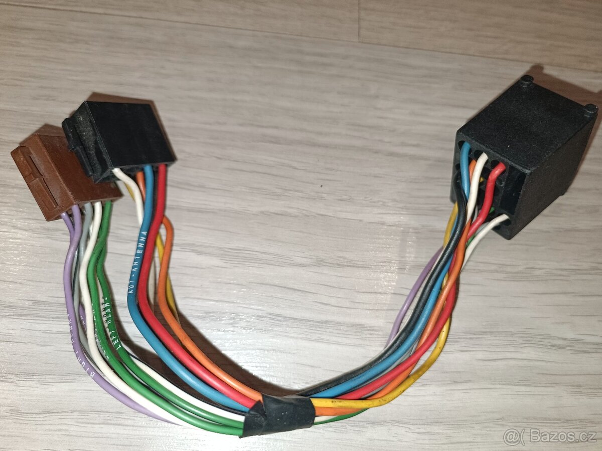 ISO adaptér redukce pro autorádio - 2