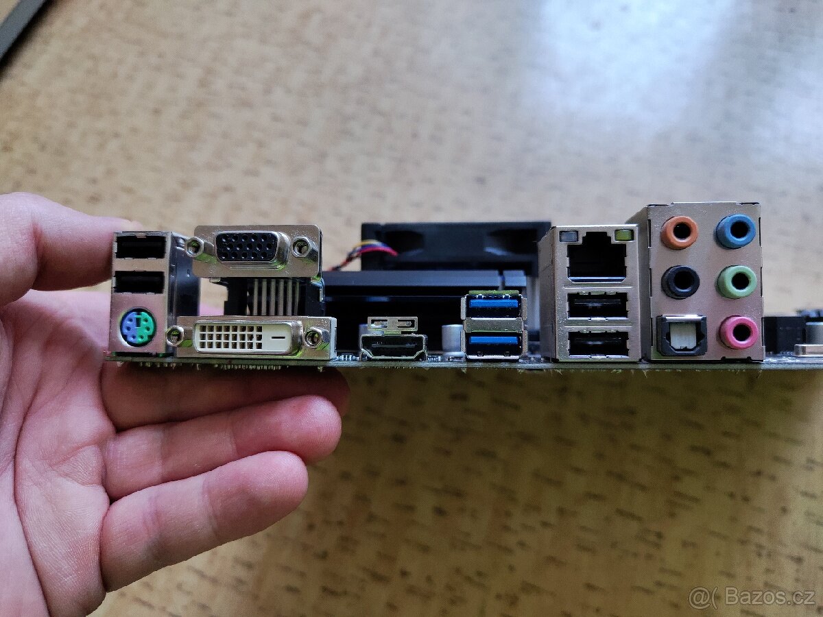 Základ celého PC (deska, cpu s gpu, paměti)-4ks - 2