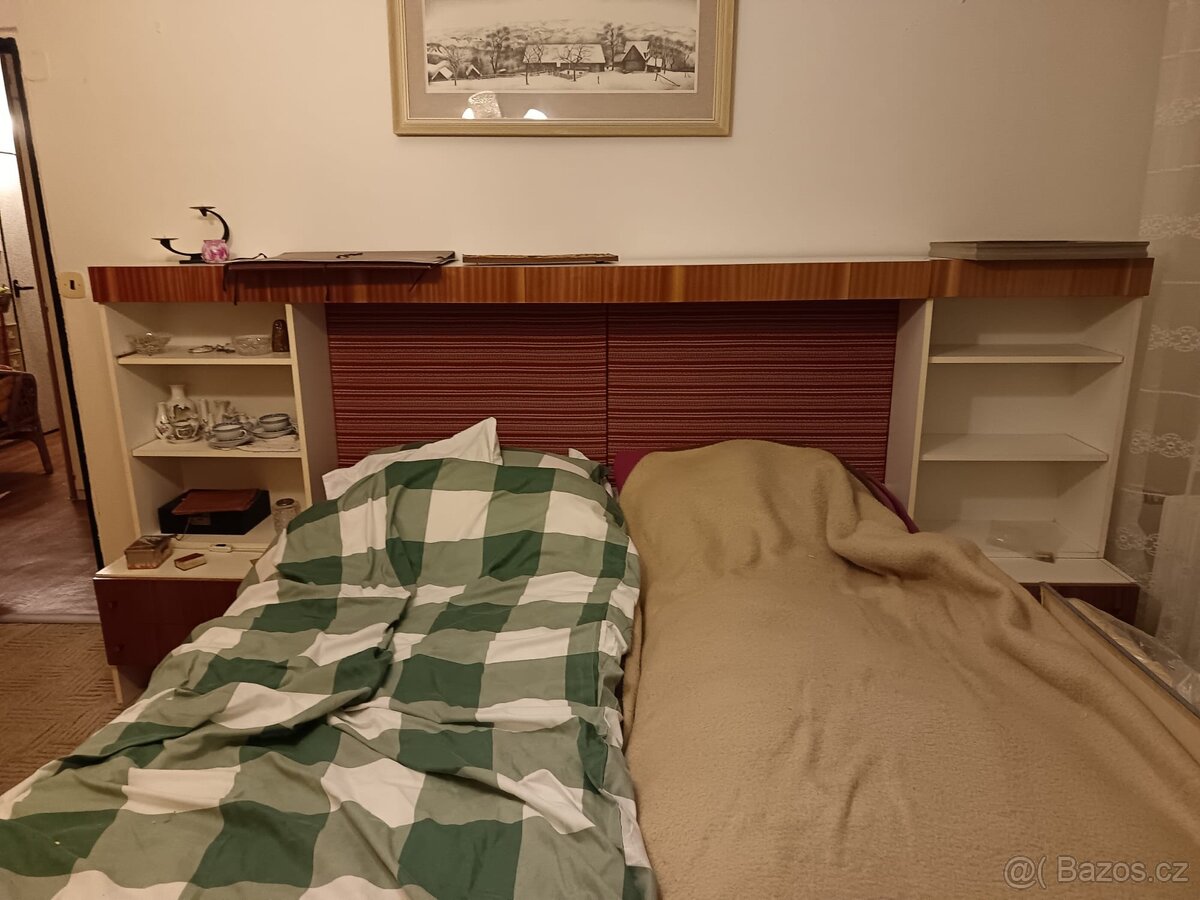 Nábytek do ložnice z 60. let, použitý - 2