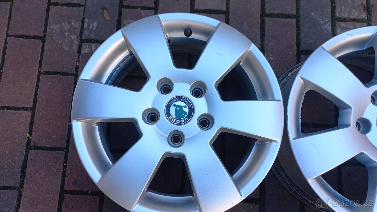 Zachovalé alu disky originál Škoda Octavia II 6jx15h2 et 47 - 2