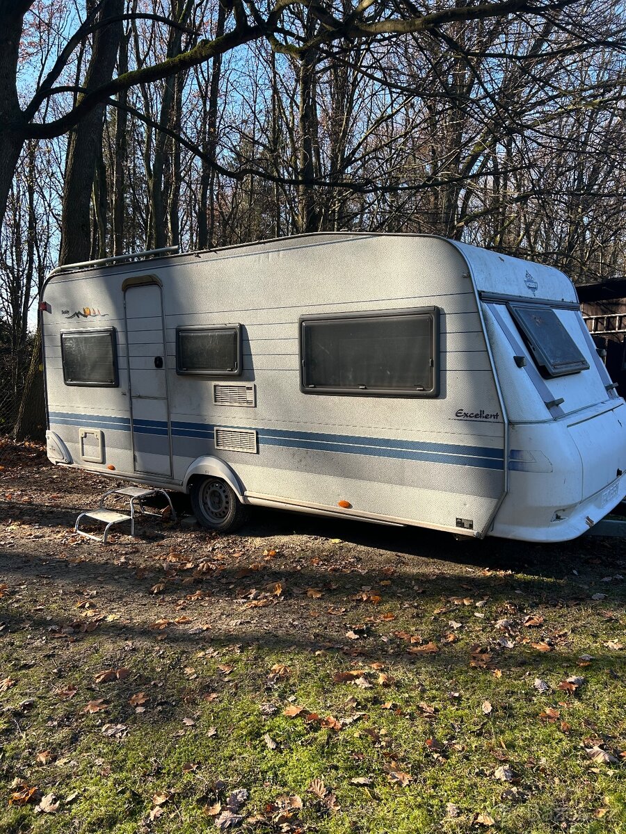 Hobby Excellent 495 UK 6 lůžek -Palandy - 2