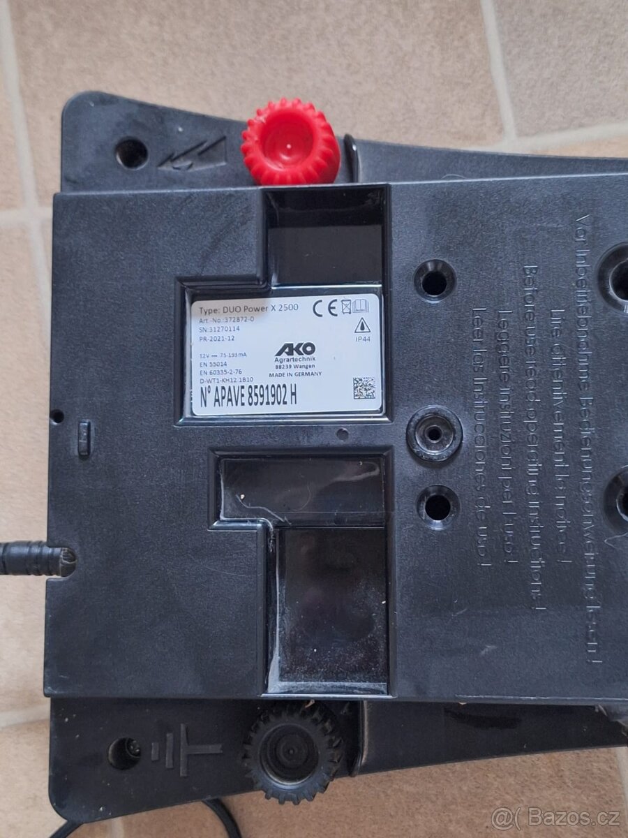 elektrický zdroj +různé - 2