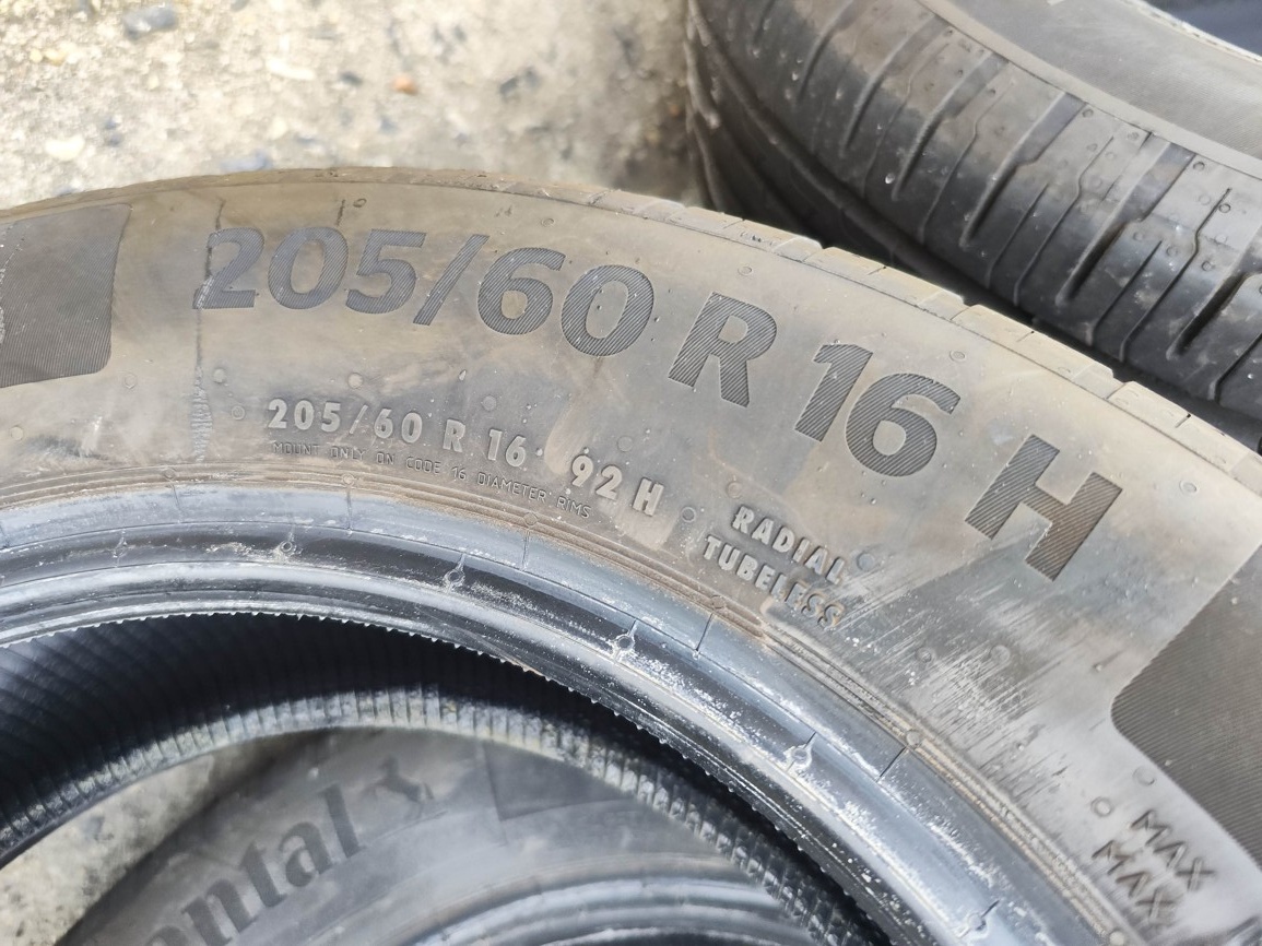 16"zánovní letní pneu Continental 205/60/16 4ks=4000Kč - 2