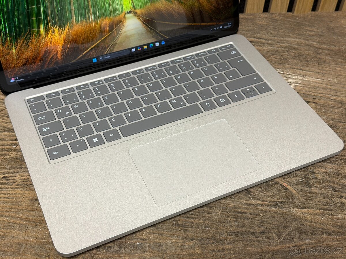 Microsoft Surface Laptop Studio - 14.4" 120Hz, i5-11300H - 2