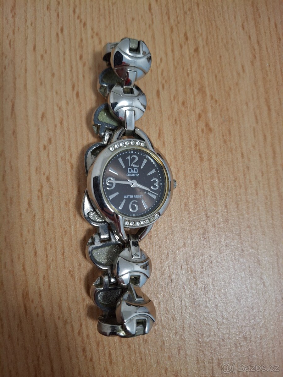 Dámské japonské hodinky Q&Q, nálezní - 2